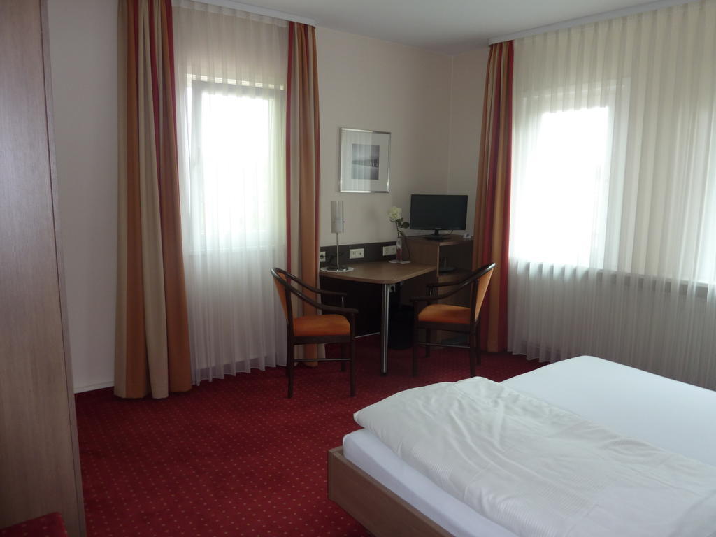 Hotel Gasthof Koenig Karl Freudenstadt Ruang foto